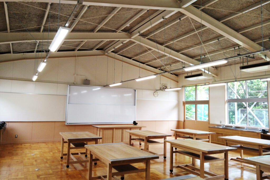 金工室 唐崎中学校長寿命化改良等電気設備工事