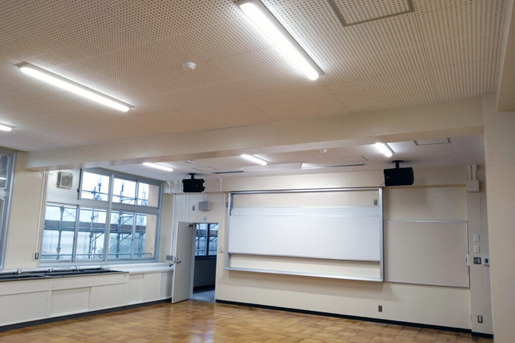 多目的室 唐崎中学校長寿命化改良等電気設備工事