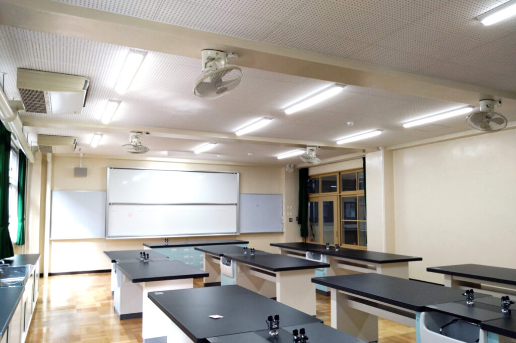 理科室 唐崎中学校長寿命化改良等電気設備工事