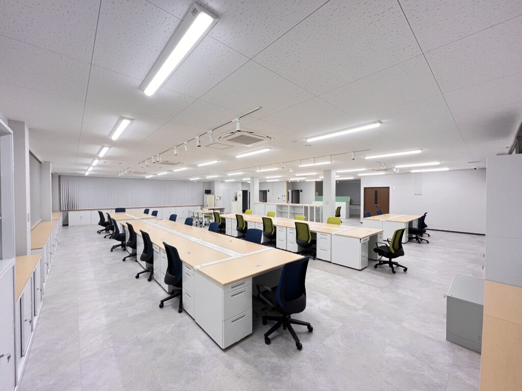 ケイテック新社屋工事　事務室照明